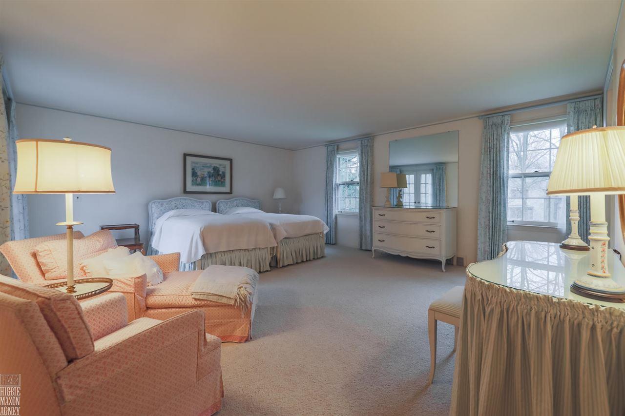 82 Cloverly Road Grosse Pointe, MI 48236 - Photo 22 of 40 31376413-21.JPG