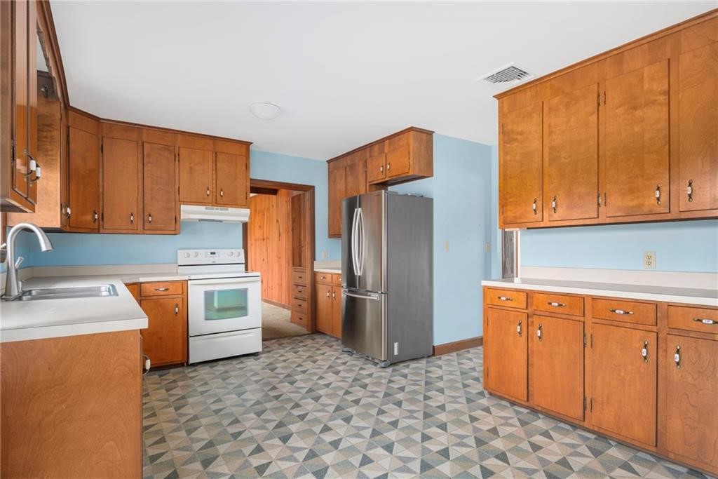 141 Peckham Road Little Compton, RI 02837 - Photo 13 of 50