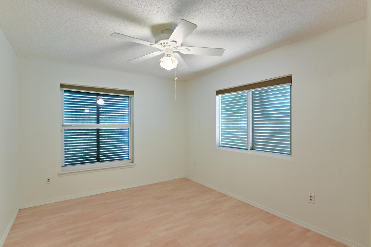 14344 N Road Loxahatchee Groves, FL 33470 - Photo 14 of 44 14344 N Rd Loxahatchee Groves-large-013-