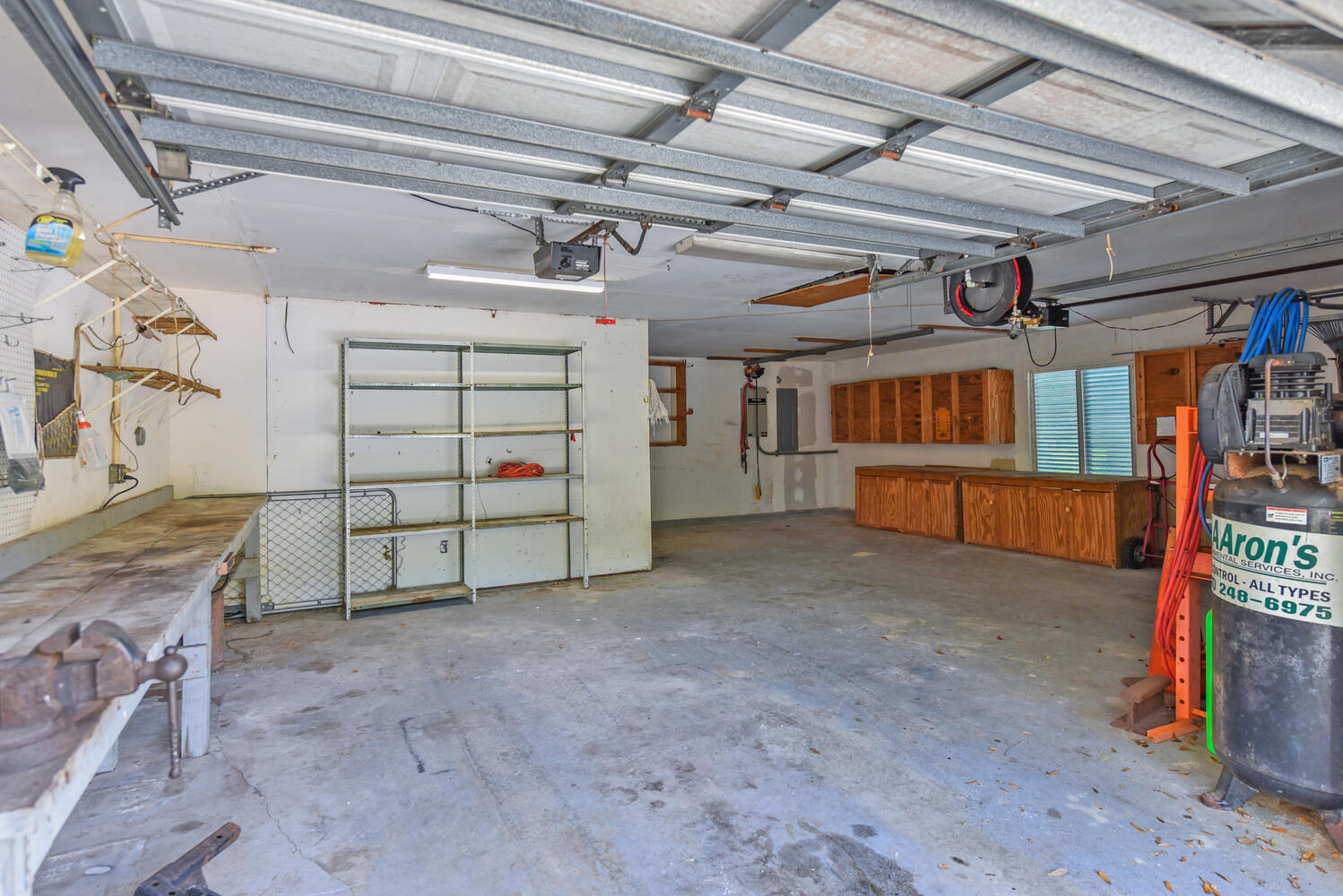 14344 N Road Loxahatchee Groves, FL 33470 - Photo 16 of 44 14344 N Rd Loxahatchee Groves-large-015-