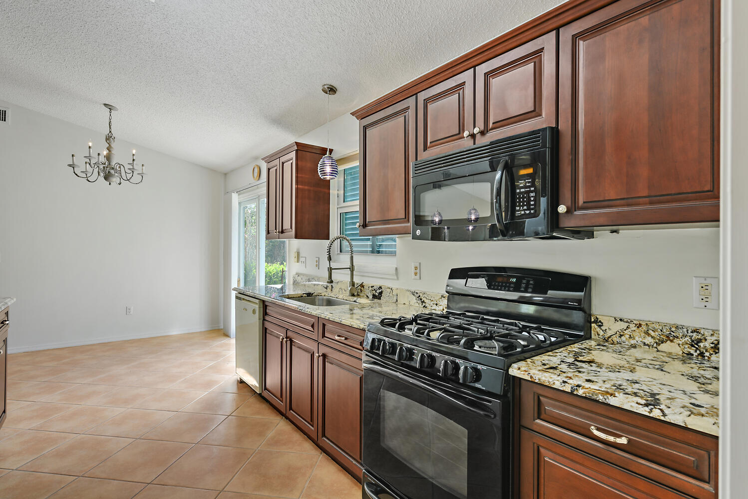 14344 N Road Loxahatchee Groves, FL 33470 - Photo 8 of 44 14344 N Rd Loxahatchee Groves-large-007-