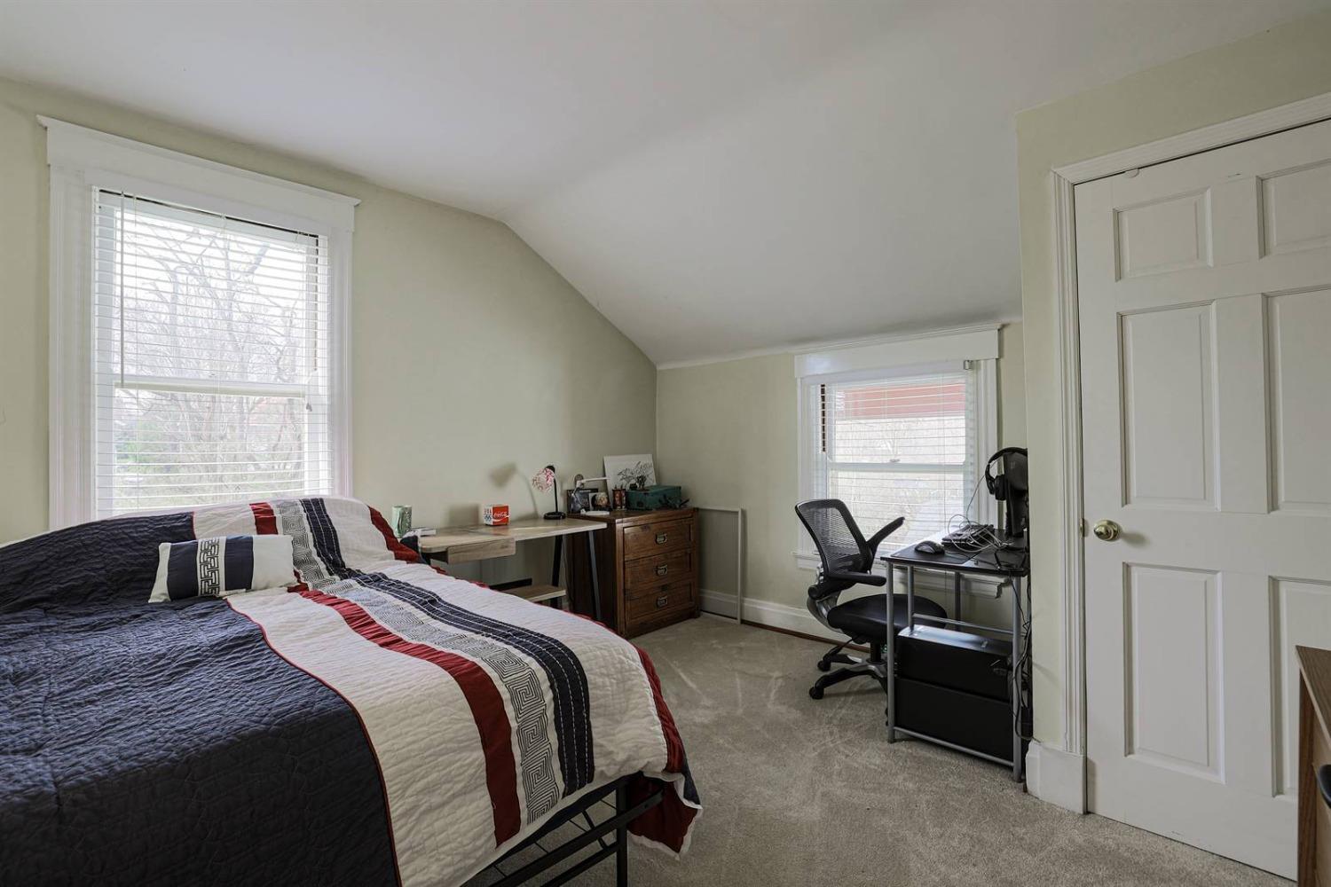 23 East Sharon Road Cincinnati, OH 45246 - Photo 15 of 30