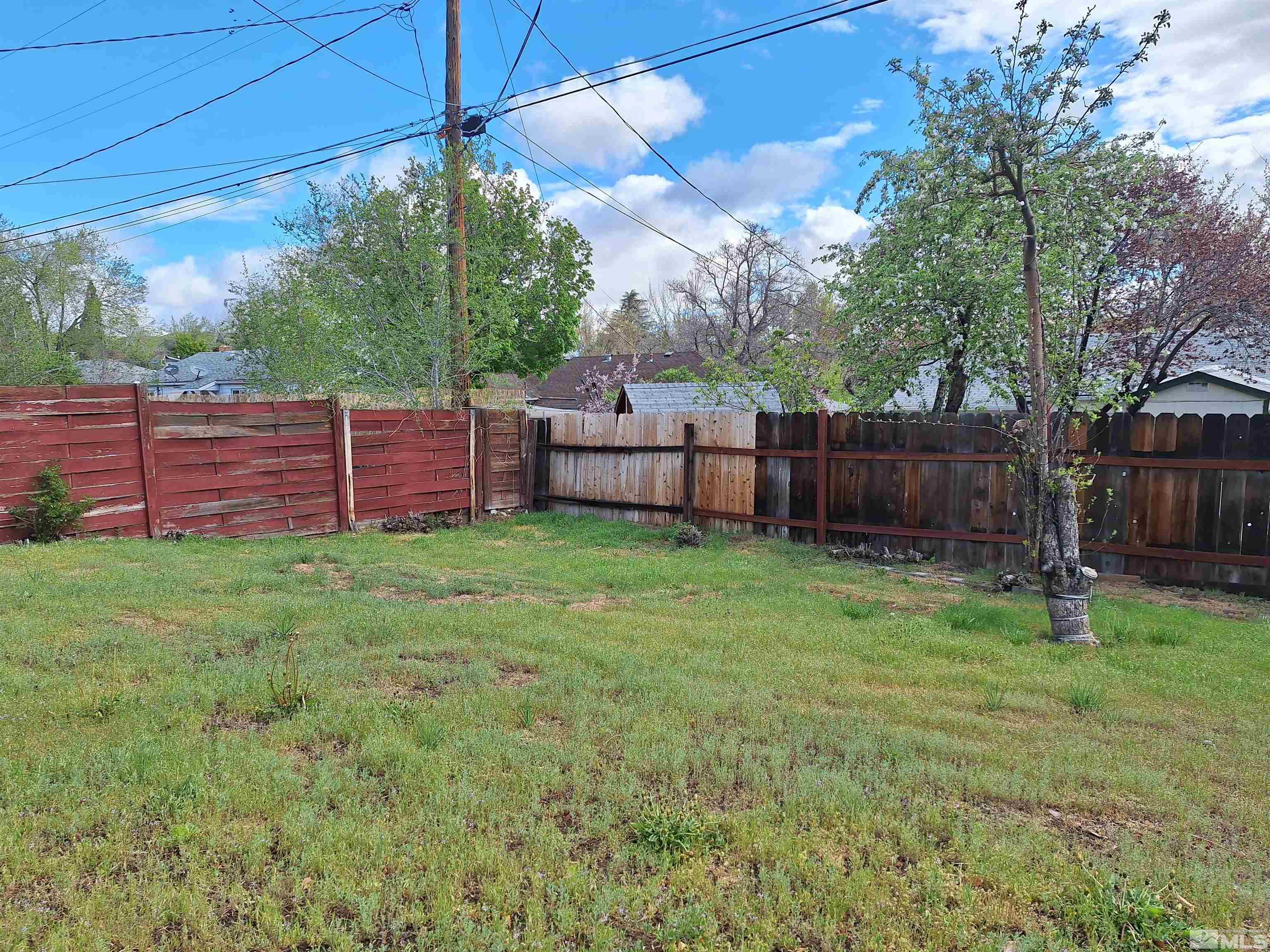 820 Ruby Avenue Reno, NV 89503 - Photo 29 of 30 a view of a backyard with a garden