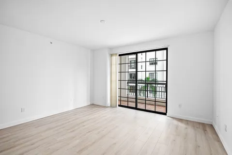 $339,000 | 233 South Federal Highway, Unit 404, Boca Raton, FL 33432