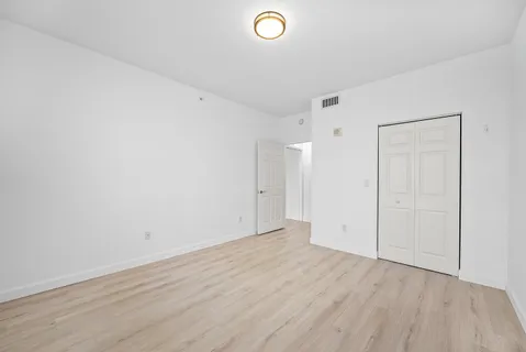 $339,000 | 233 South Federal Highway, Unit 404, Boca Raton, FL 33432