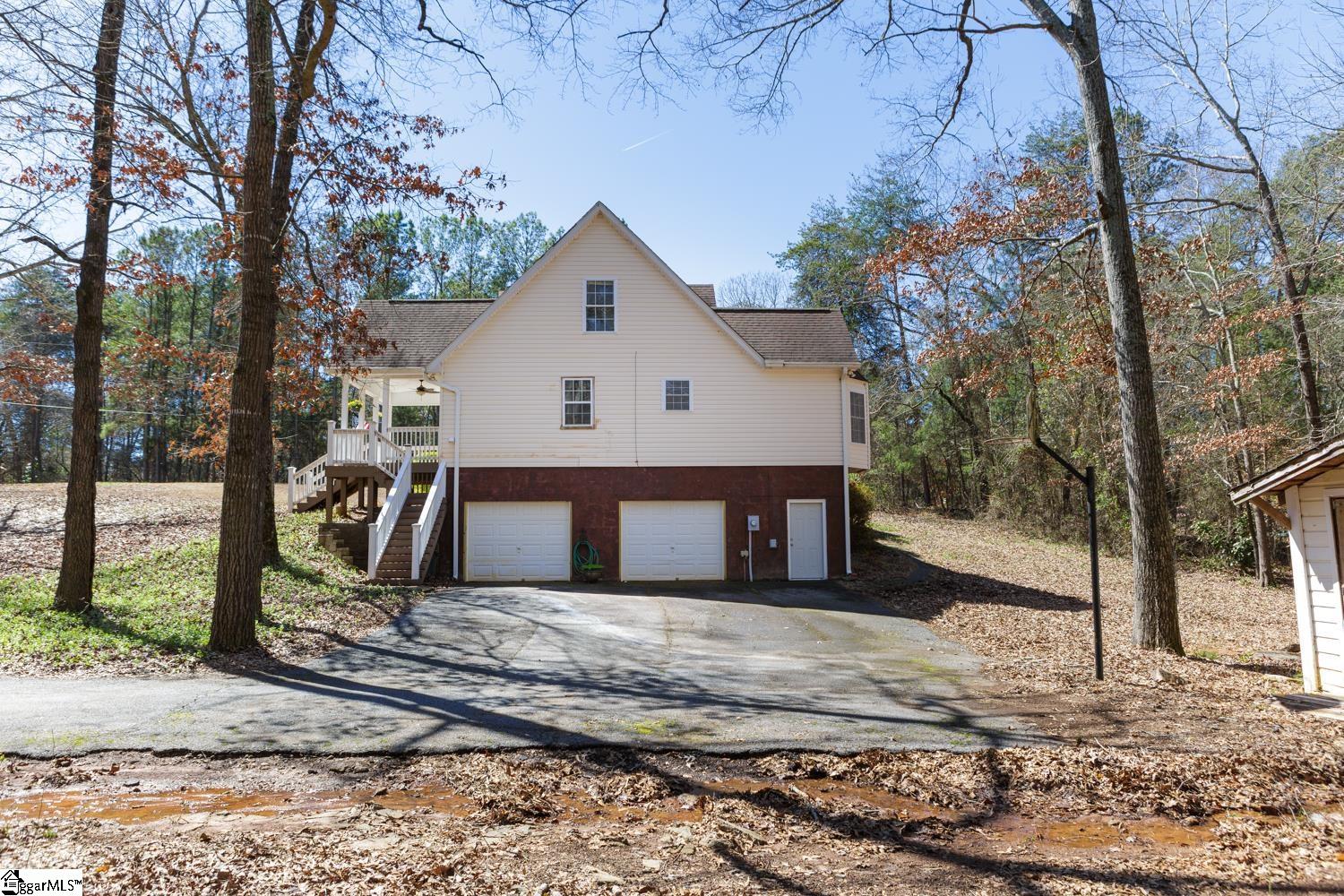 111 Richland Point Road Anderson, SC 29626 - Photo 4 of 35 Gallery Image 4