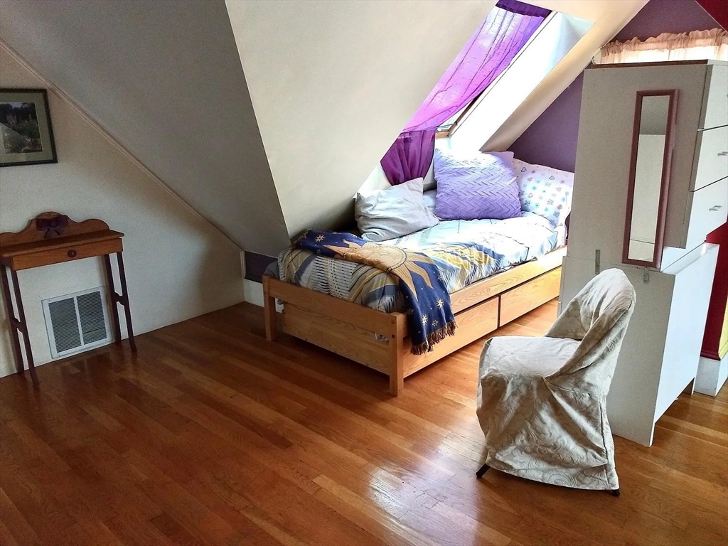143 Walnut Street, Unit STUDIO Newton, MA 02460 - Photo 3 of 5