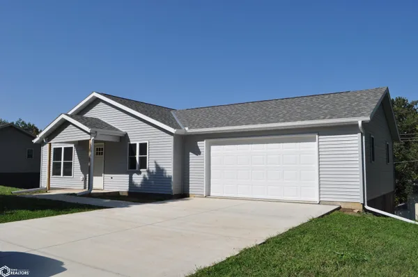 $280,000 | 304 South 4th Avenue, Dedham, IA 51440