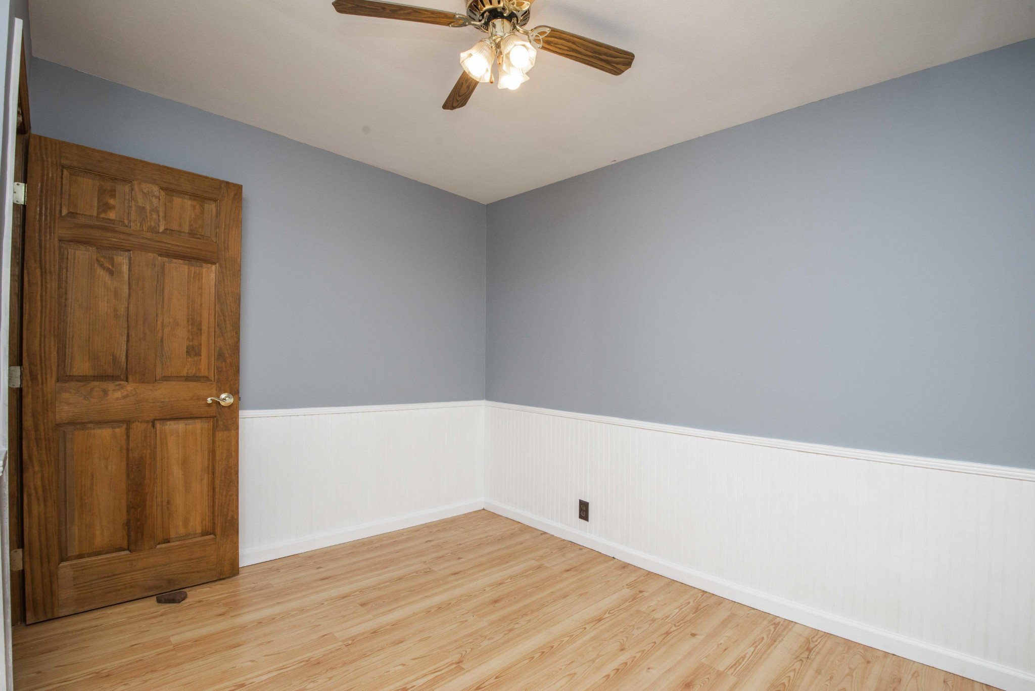 1455 Kiser Road Philadelphia, TN 37846 - Photo 23 of 40 an empty room with wooden floor closet and windows