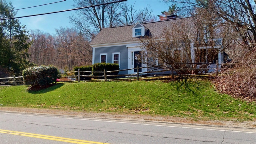 1 Amesbury Road Newton, NH 03858 - Photo 1 of 23 Gallery Image 1
