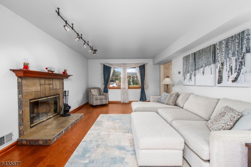 14 Allyson Road Flanders, NJ 07836 - Photo 12 of 25
