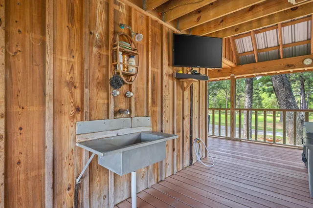 a view of a backyard with green space