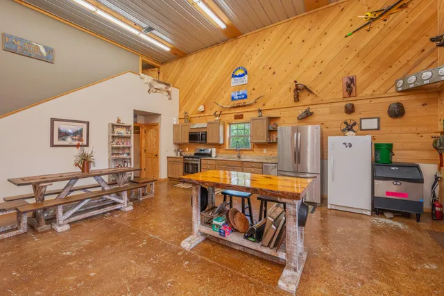 $699,999 | 8109 Highway 189, Baker, FL 32531