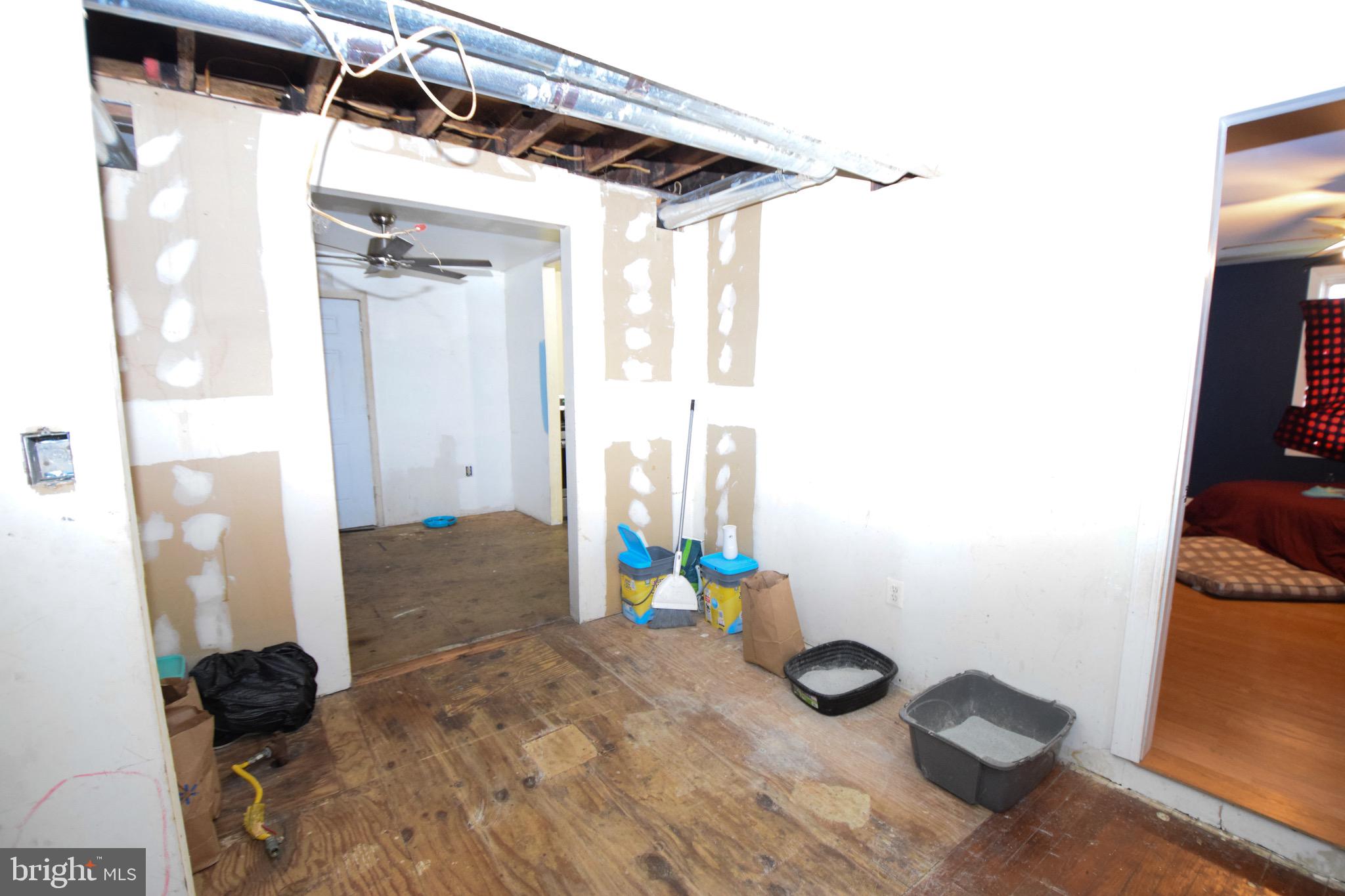2707 McComas Avenue Baltimore, MD 21222 - Photo 9 of 31