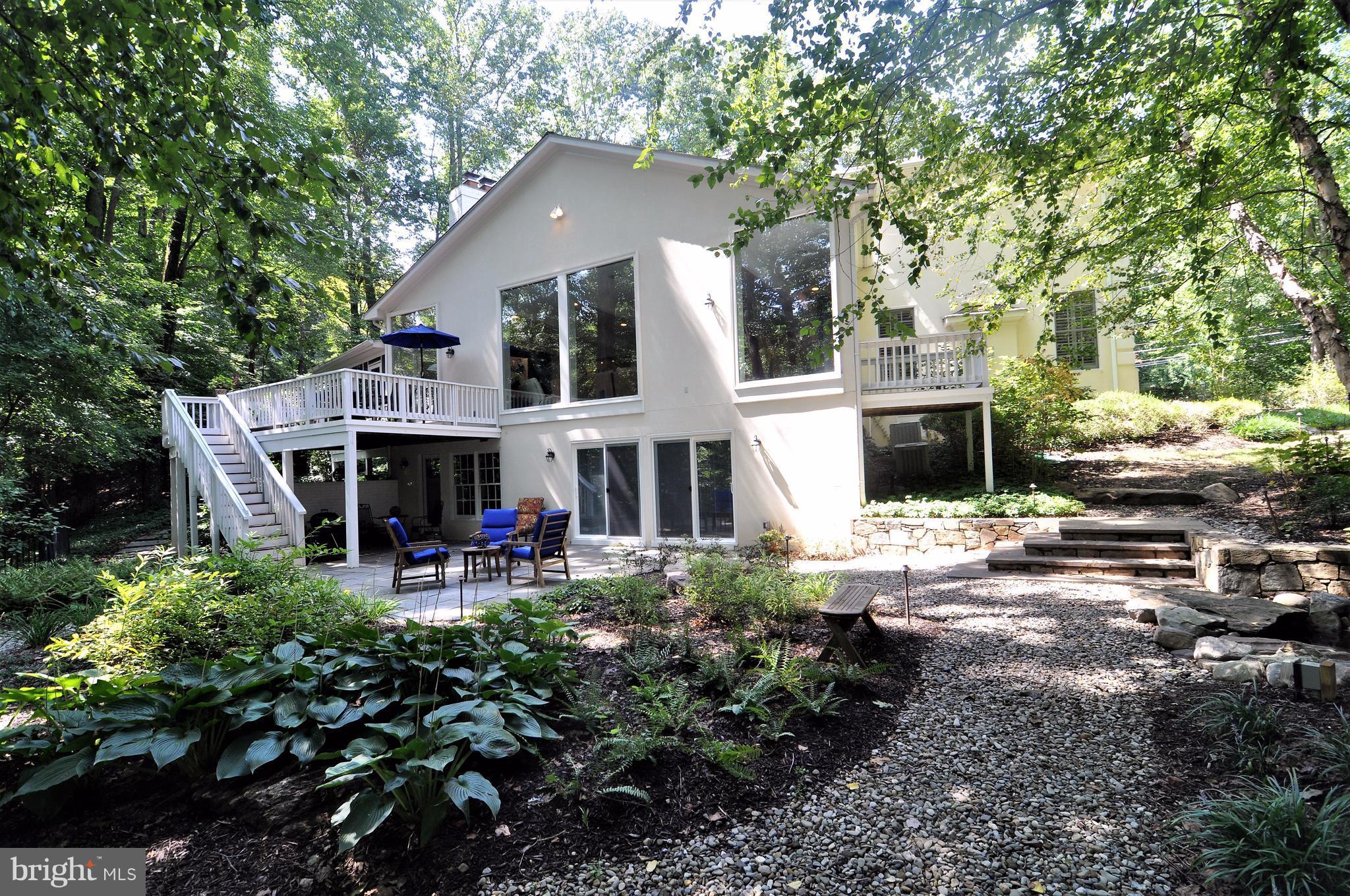 947 Swinks Mill Road McLean, VA 22102 - Photo 30 of 30 Exterior (Rear) FULLY FENCED