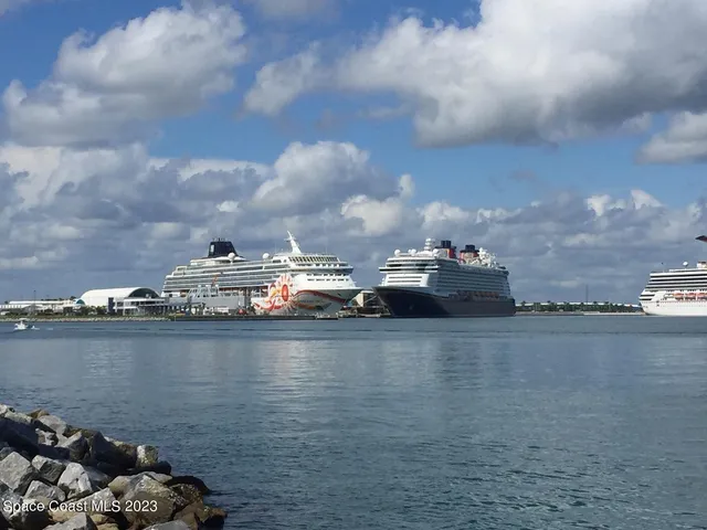 $435,000 | 8941 Lake Drive, Unit 204, Cape Canaveral, FL 32920