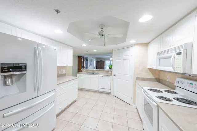 $435,000 | 8941 Lake Drive, Unit 204, Cape Canaveral, FL 32920