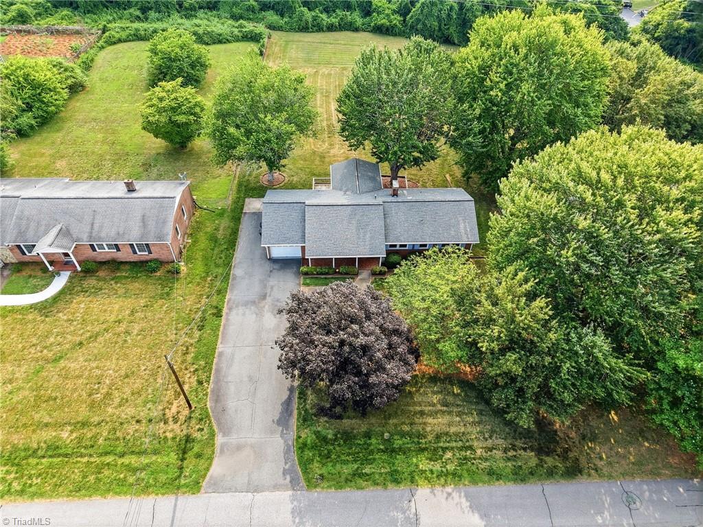 112 Queensbury Road Winston-Salem, NC 27104 - Photo 41 of 42