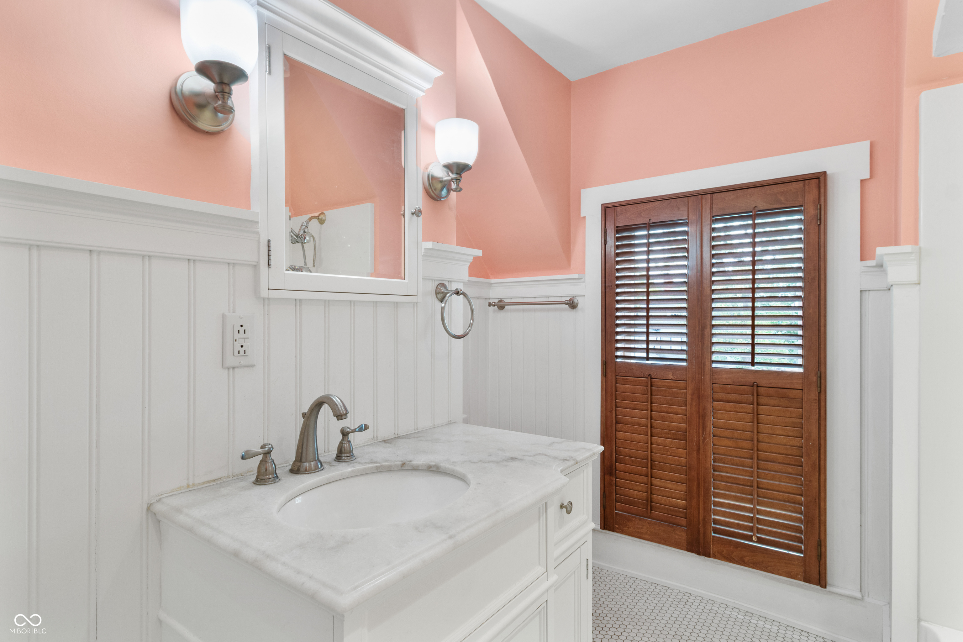 320 West 12th Street Anderson, IN 46016 - Photo 31 of 46
