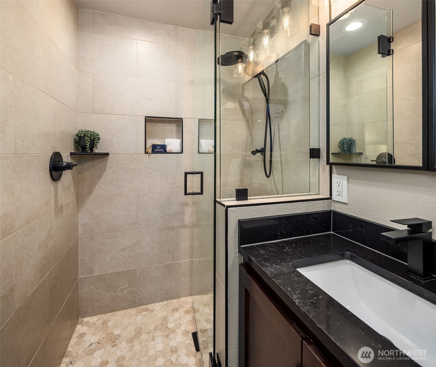 7407 180th Street Southwest Edmonds, WA 98026 - Photo 11 of 36