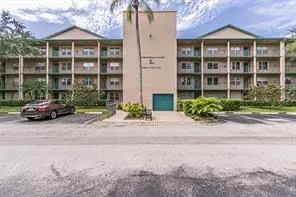 $292,000 | 12600 Southwest 5th Court, Unit 408L, Pembroke Pines, FL 33027