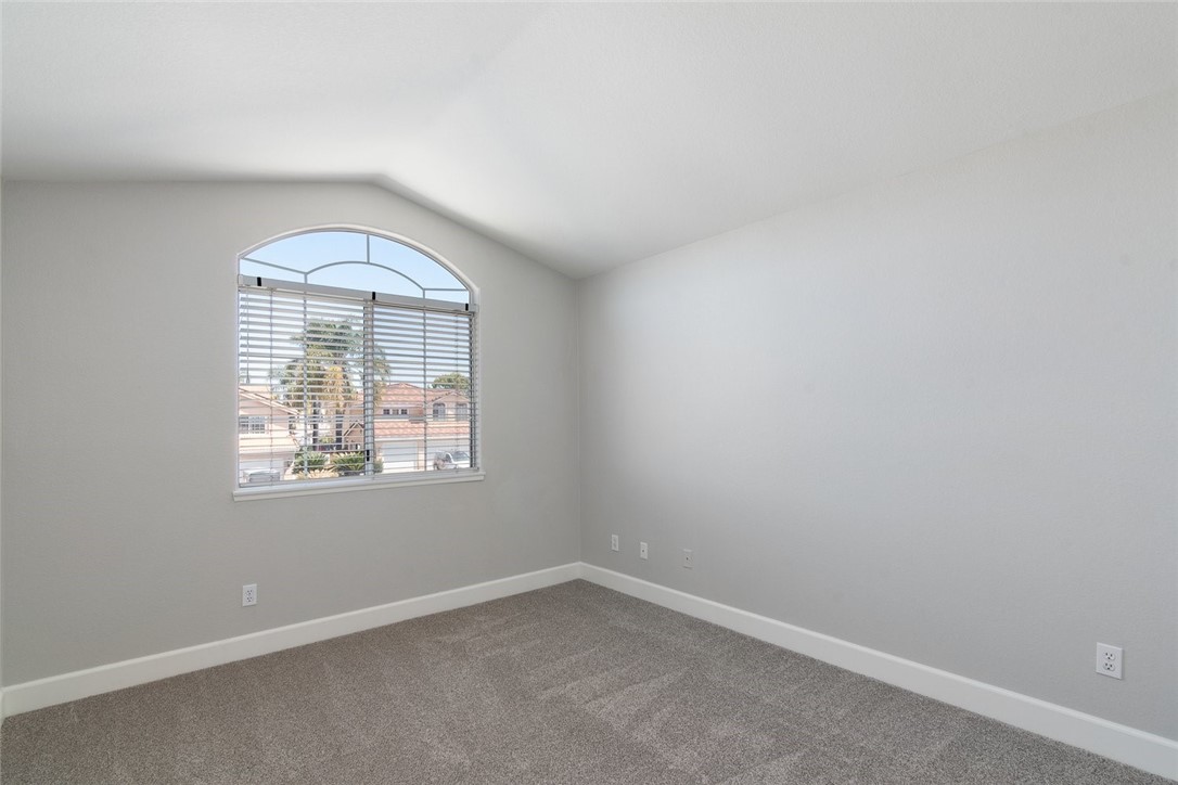 31895 Dane Court Temecula, CA 92591 - Photo 25 of 48 an empty room with a window