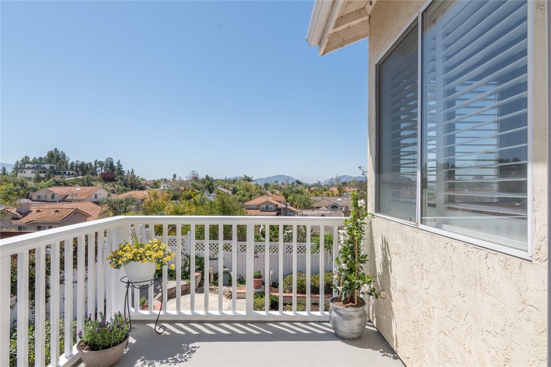31895 Dane Court Temecula, CA 92591 - Photo 35 of 48 a view of a building from a balcony