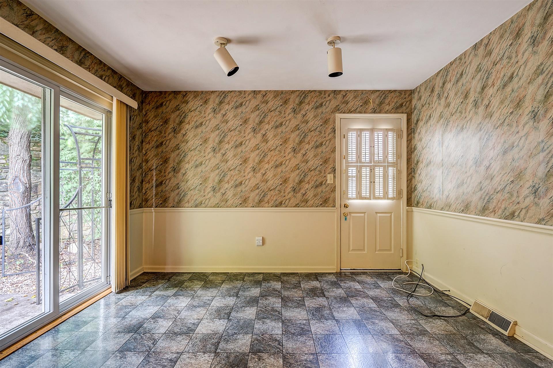 306 Highfield Road Salem, VA 24153 - Photo 8 of 26 06-DSC00031_2_3_4_5