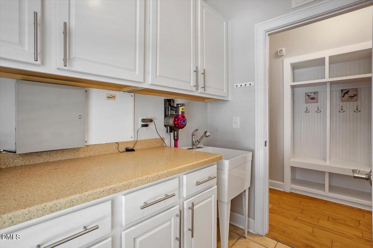 902 Ravendale Place Cary, NC 27513 - Photo 24 of 57 Laundry