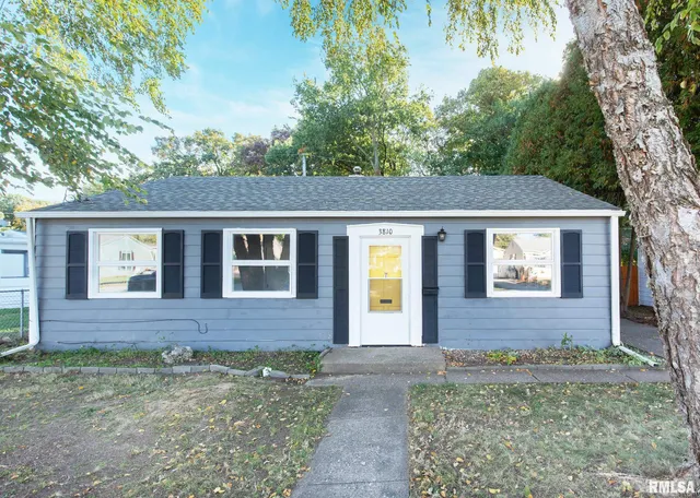 $114,500 | 3810 11th Avenue, Moline, IL 61265