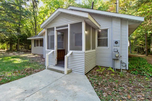 $259,900 | 878 North Wolf Avenue, Baldwin, MI 49304