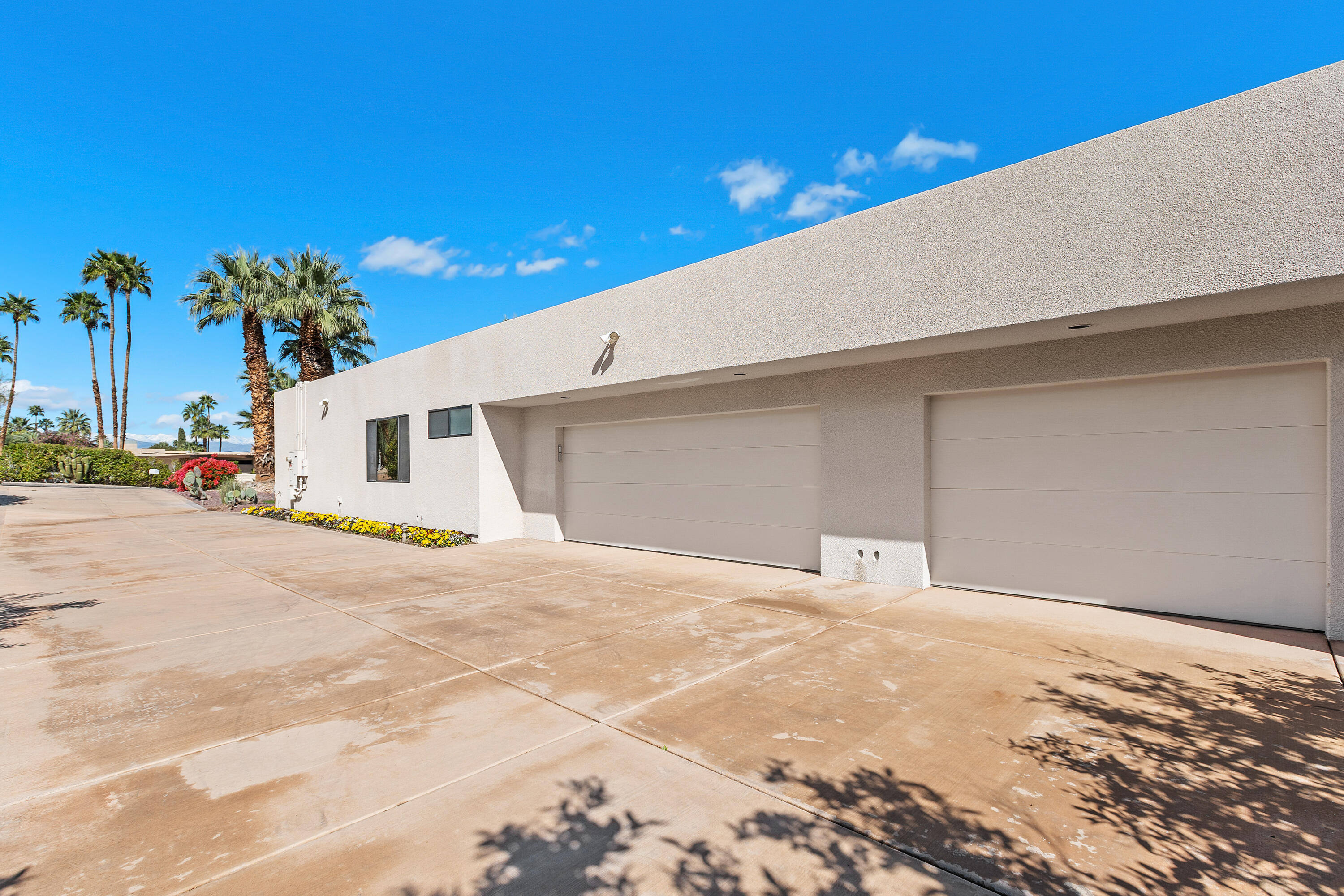40380 Tonopah Road Rancho Mirage, CA 92270 - Photo 38 of 41 Oversized Garage