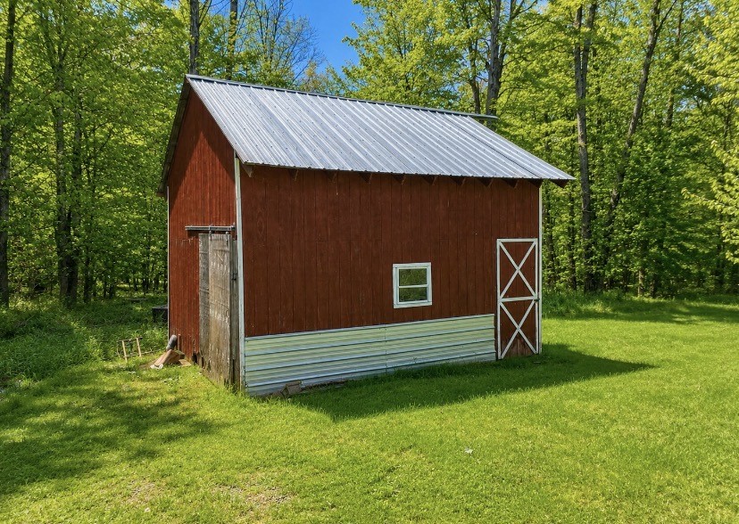 565 Ridge Road Hancock, NY 13783 - Photo 20 of 26 barn