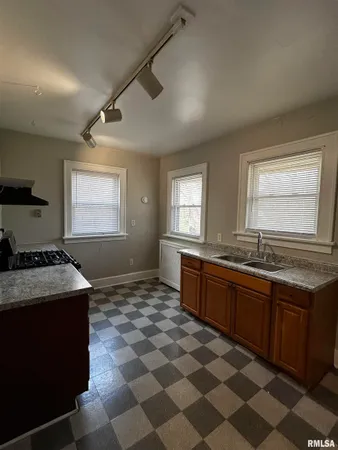 $1,199 | 2718 North North Street, Peoria, IL 61604