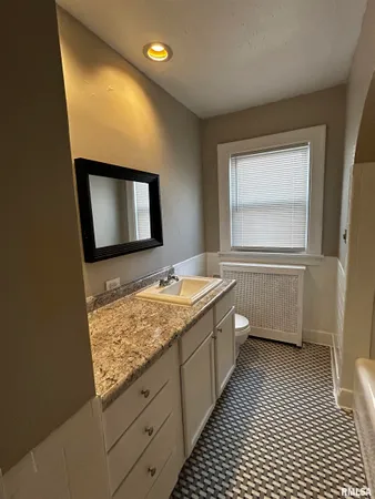 $1,199 | 2718 North North Street, Peoria, IL 61604