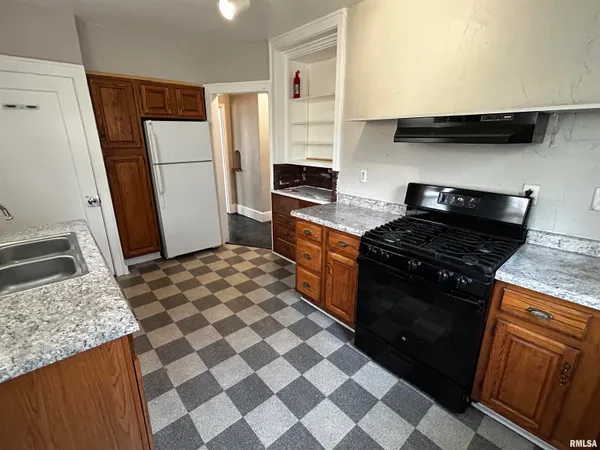 $1,199 | 2718 North North Street, Peoria, IL 61604