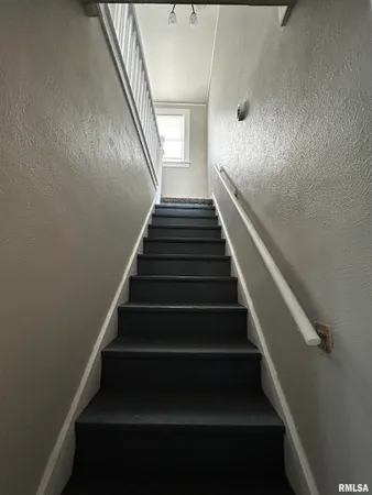 $1,199 | 2718 North North Street, Peoria, IL 61604