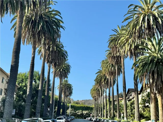 $399,000 | 1735 North Fuller Avenue, Unit 425, Los Angeles, CA 90046