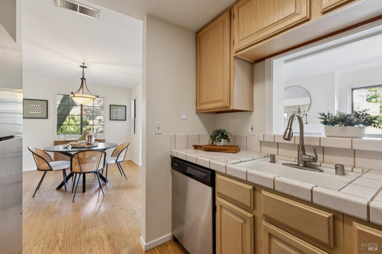 261 Redhawk Road Novato, CA 94949 - Photo 17 of 51 Gallery Image 17