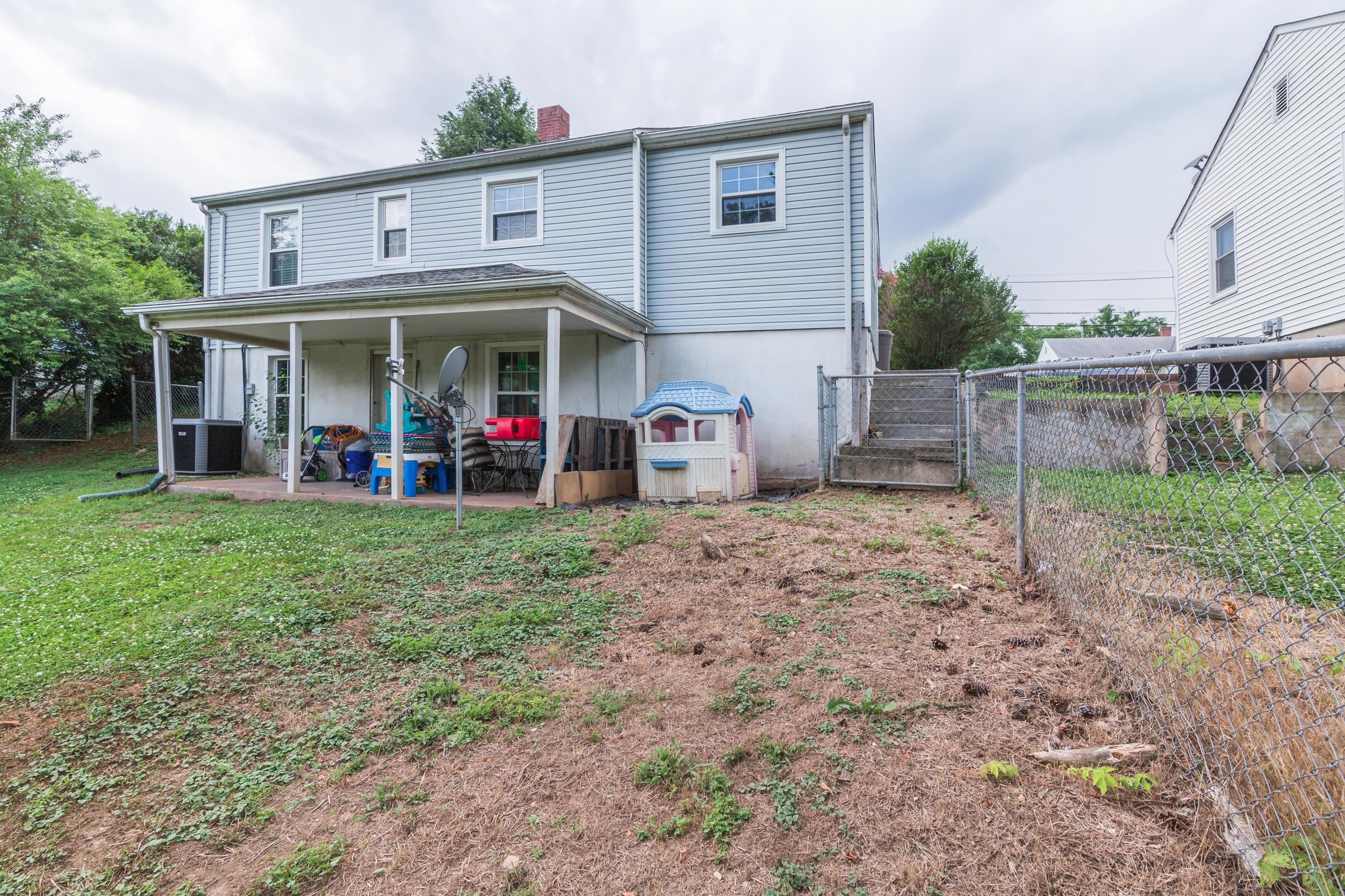 221 Highland Road Vinton, VA 24179 - Photo 18 of 19 018-238483-9-221 highland rd-24_5273293