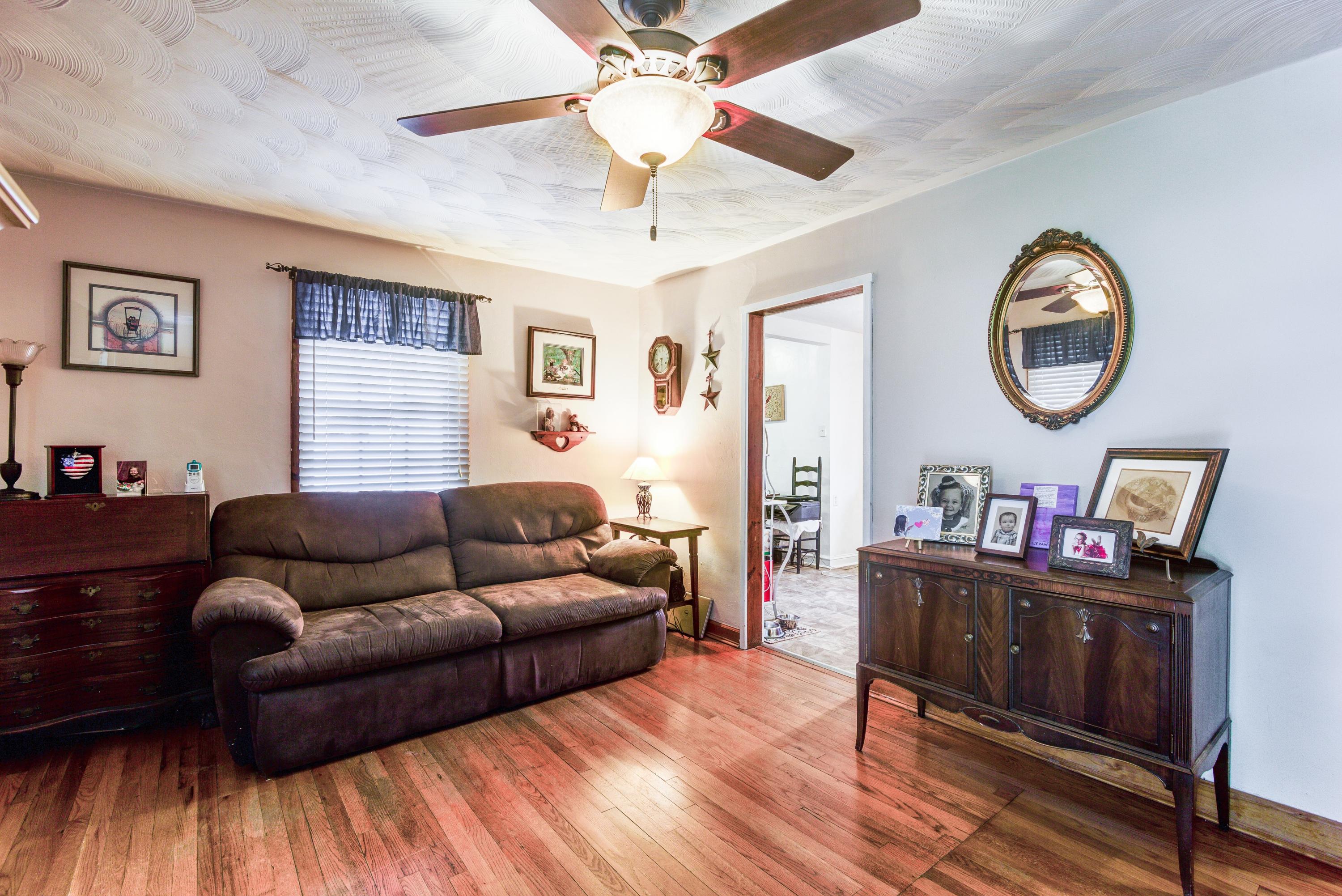 221 Highland Road Vinton, VA 24179 - Photo 7 of 19 007-238483-11-221 highland rd-2_5273295