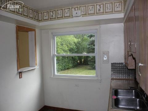3219 Miller Road Flint, MI 48503 - Photo 15 of 25 20131620-14.JPG