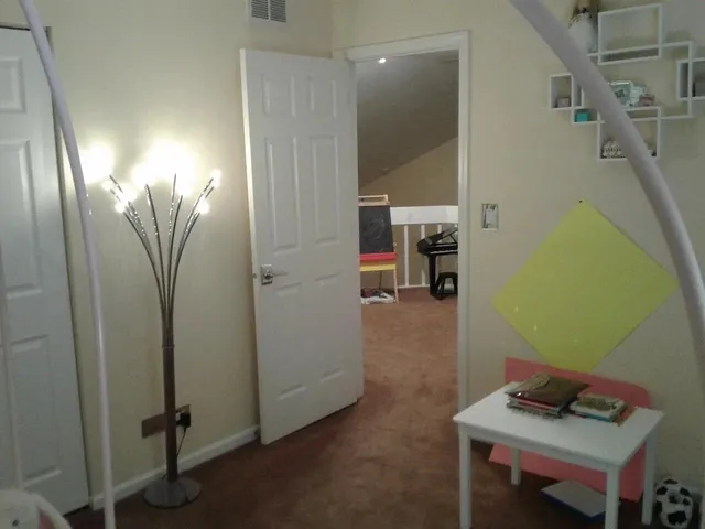 $465,000 | 121 Chatsworth Circle, Schaumburg, IL 60194