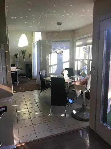 $465,000 | 121 Chatsworth Circle, Schaumburg, IL 60194