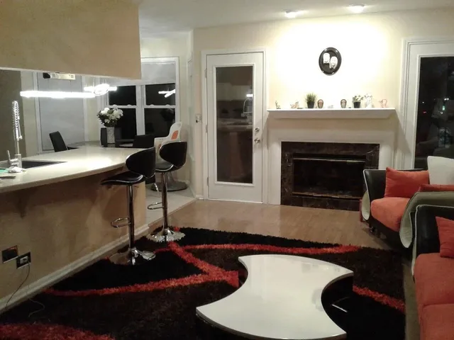 $465,000 | 121 Chatsworth Circle, Schaumburg, IL 60194