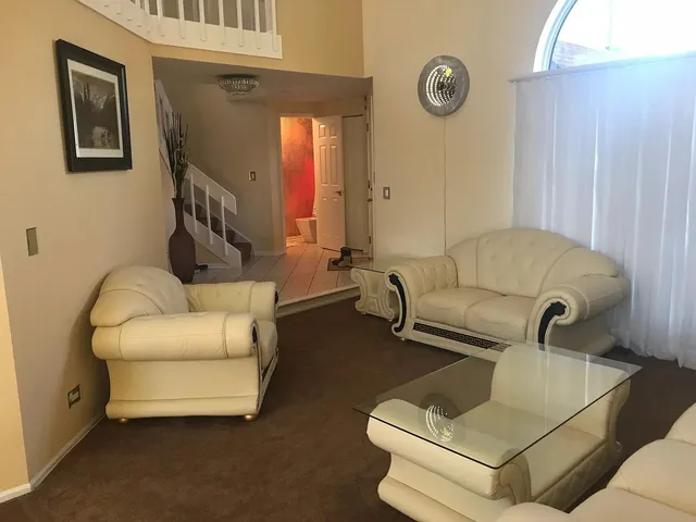 $465,000 | 121 Chatsworth Circle, Schaumburg, IL 60194