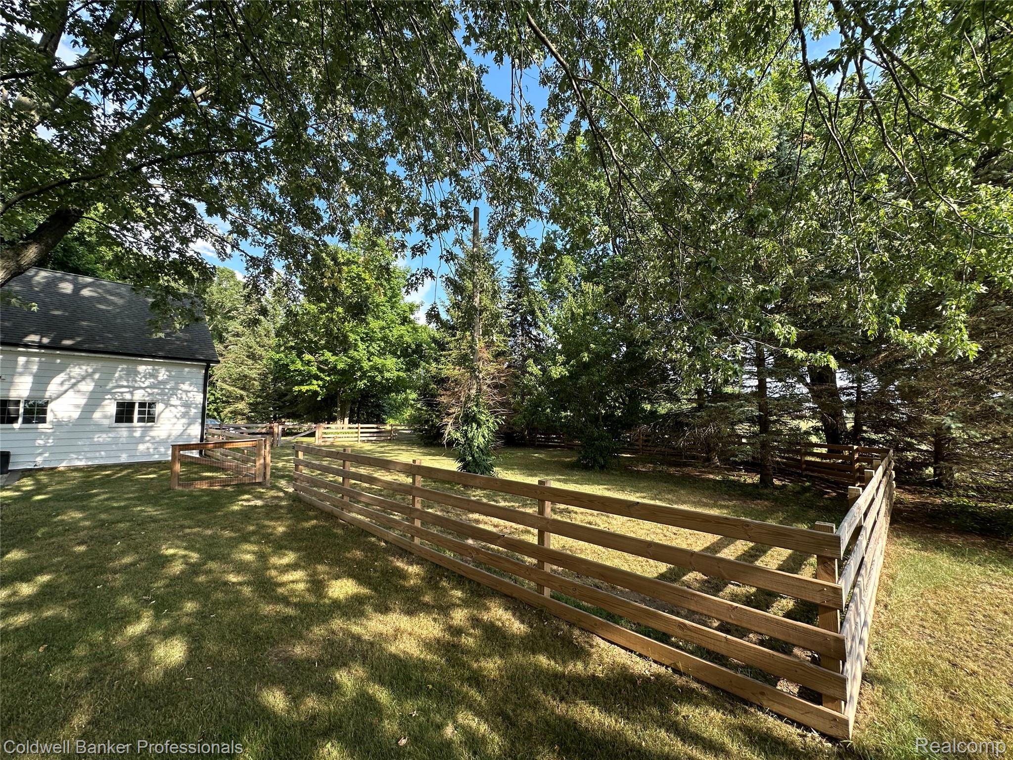 2119 Haines Road Lapeer, MI 48446 - Photo 10 of 39 IMG_8878.jpeg