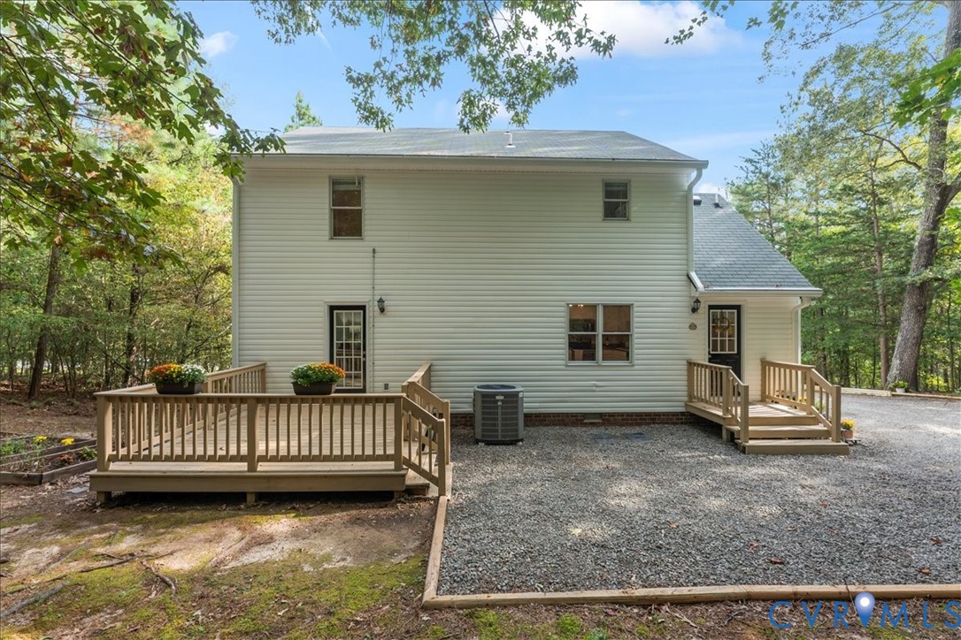 1359 Pine Creek Ridge Drive Powhatan, VA 23139 - Photo 11 of 48