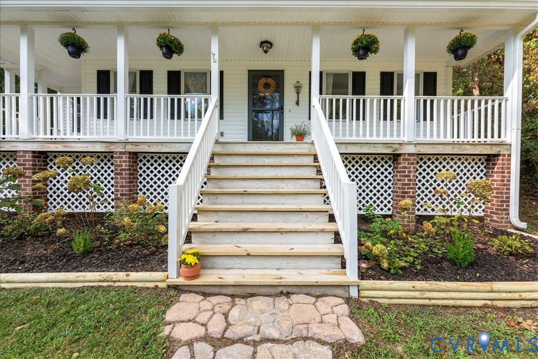 1359 Pine Creek Ridge Drive Powhatan, VA 23139 - Photo 5 of 48