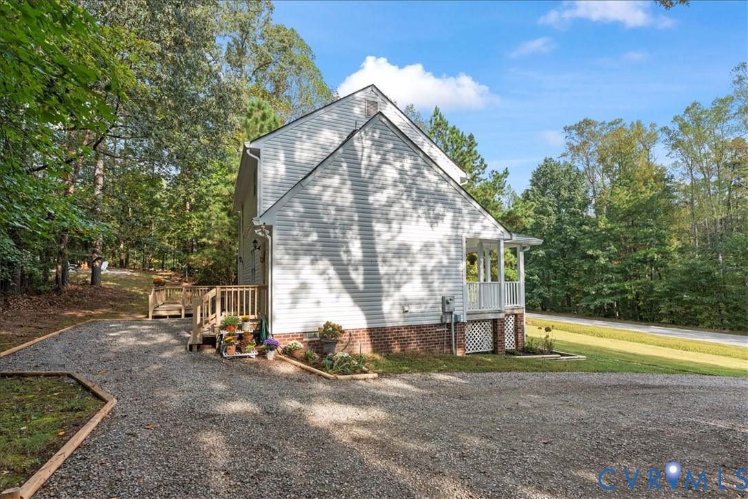 1359 Pine Creek Ridge Drive Powhatan, VA 23139 - Photo 9 of 48